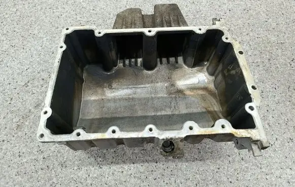 Volkswagen Polo IV 9N3 Oil sump 045103603D