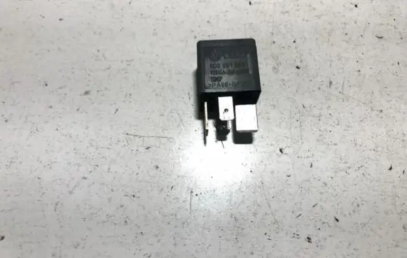 Audi A4 S4 B6 8E 8H Other relay 8d0951253 v23134-j52-x300