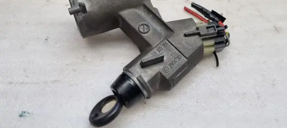 Volkswagen Transporter - Caravelle T4 Ignition lock 701905851