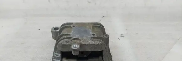 Volkswagen PASSAT B6 Engine mount bracket 1K0199262