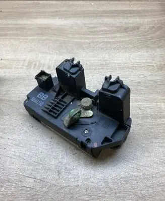 Opel Astra G Rear door lock 90561158 Rightside