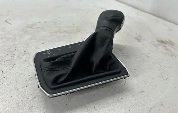 Volkswagen Tiguan Allspace Gear lever shifter trim leather/knob 5NN713203HQE 5NN713203