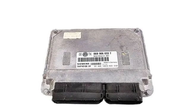 Volkswagen PASSAT B5 Engine control unit/module 06B906033T