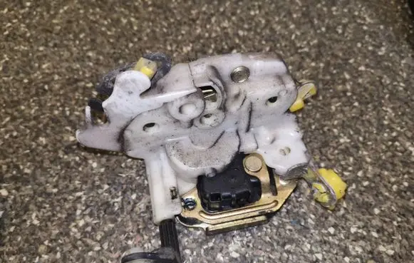 Front door lock