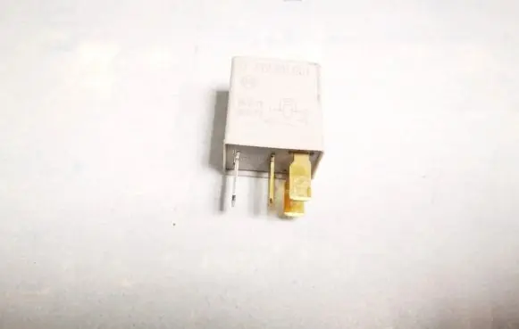 Toyota Corolla Verso AR10 Other relay 0332011001 90080-87019
