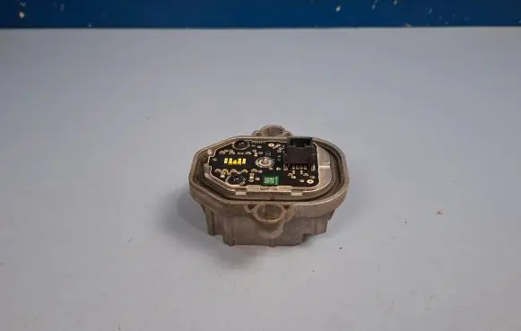 Volvo XC90 Headlight ballast module Xenon B132122B 31655159