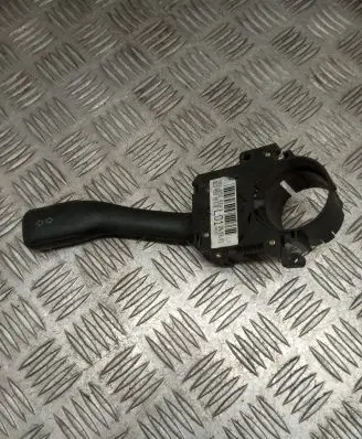 Volkswagen PASSAT B5.5 Indicator stalk 8L0953513G