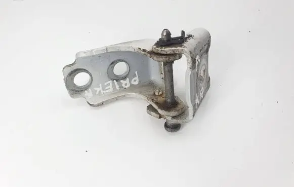 Citroen C3 Front door upper hinge A075091