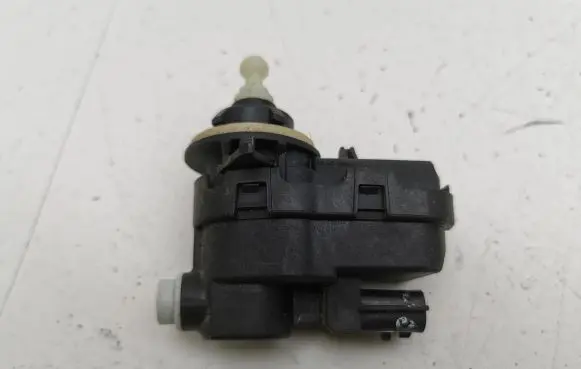 Nissan Qashqai J12 Headlight level adjustment motor 260566235R