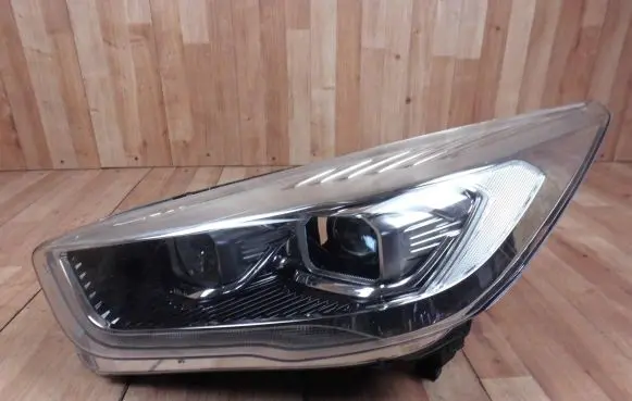 Ford Kuga II Headlight/headlamp GV4113D155AG 90156432