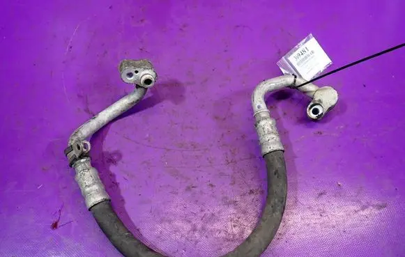 Volkswagen Touran I Air conditioning (A/C) pipe/hose 