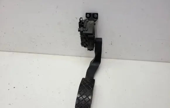 Audi A8 S8 D3 4E Accelerator throttle pedal 4E1723523H F30017401