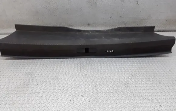Trunk/boot sill cover protection