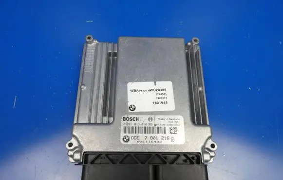 BMW X3 E83 Engine control unit/module 7801216 031116432 0281013050