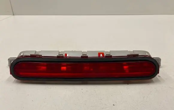 Toyota Corolla Verso AR10 Third/center stoplight E203029