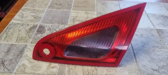 Mitsubishi Colt Tailgate rear/tail lights MN105622