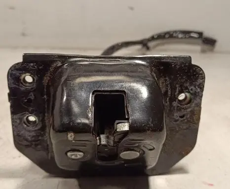Loading door lock