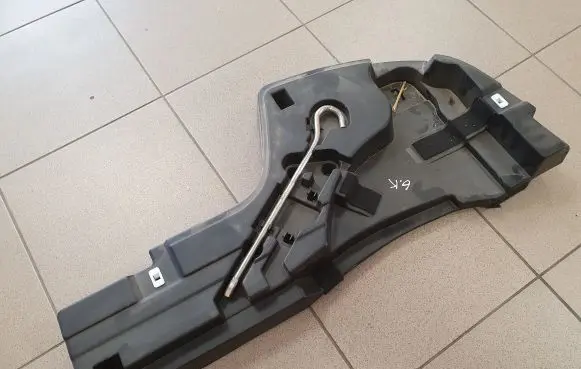 Subaru Outback (BS) Spare wheel section trim 95086AL020