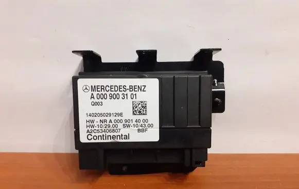 Mercedes-Benz Sprinter W906 Fuel injection pump control unit/module 10232 A0009003101