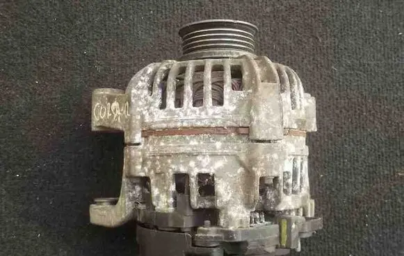 Opel Corsa D Generator/alternator 24437119 0124225018
