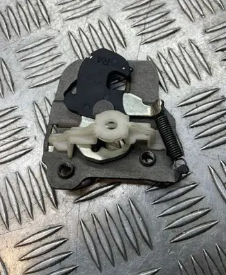 BMW 5 E60 E61 Seat back rest lock catch 7142262