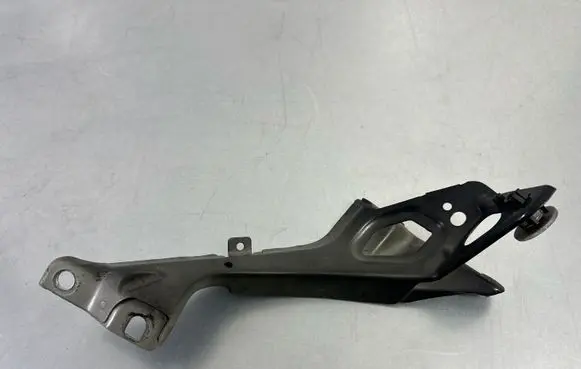Audi A6 S6 C7 4G Fender mounting bracket 4G0821136A