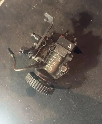 Volkswagen PASSAT B3 Fuel injection high pressure pump 0460494179 221BS4008 068130081C