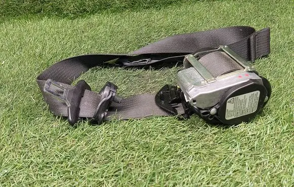 Opel Zafira C Front seatbelt 13394801 1332992 618834700
