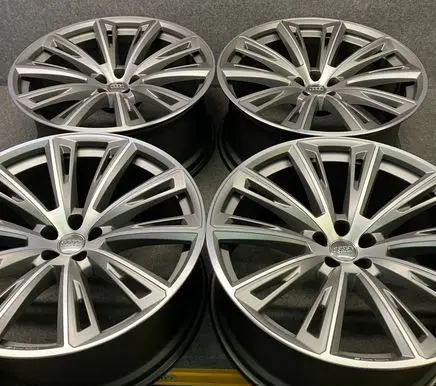 Audi RS Q8 R23 light alloy rim 4M8601025R