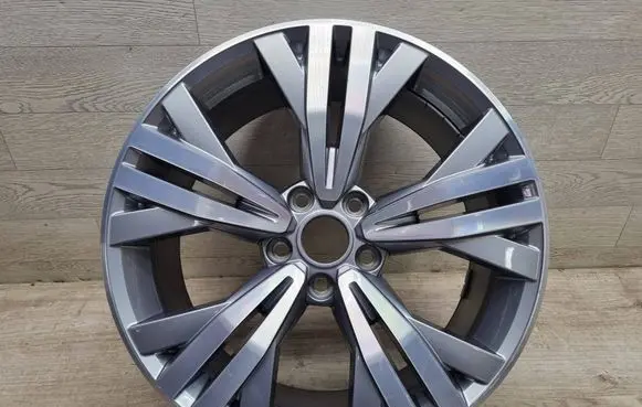 Volkswagen PASSAT B8 R18 alloy rim 3G0601025AA