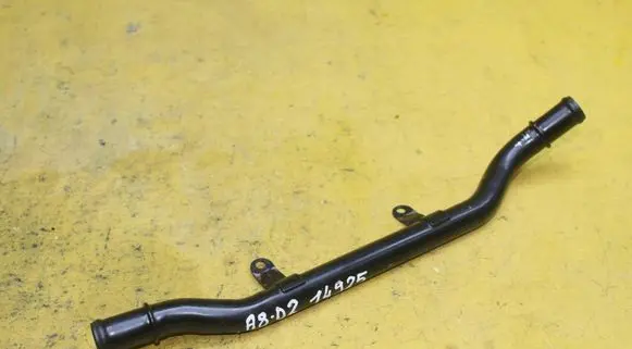 Audi A8 S8 D2 4D Engine coolant pipe/hose