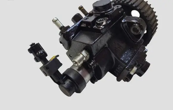 Opel Zafira B Fuel injection high pressure pump 0445010155