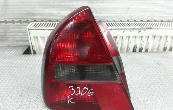 Mitsubishi Carisma Rear/tail lights