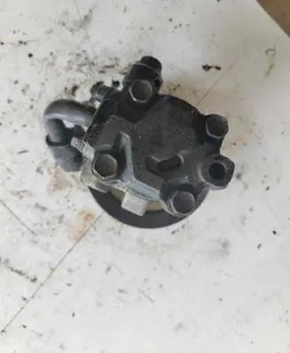Mitsubishi L300, Cosmos Power steering pump