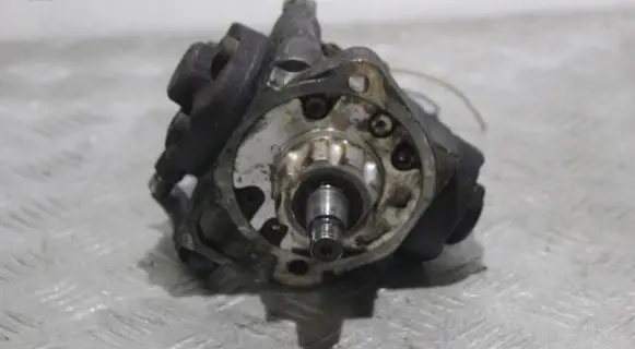Nissan X-Trail T30 Fuel injection high pressure pump 16700AW420