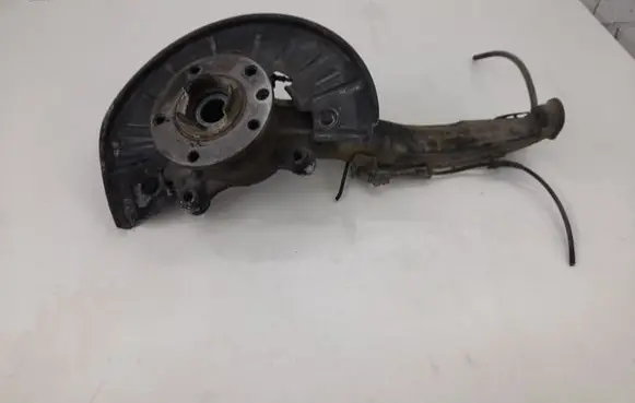 Volkswagen Touareg I Front wheel hub 7L0407258A