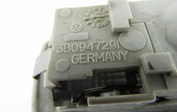 Volkswagen Golf IV Other interior light 3B0947291