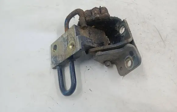 Audi A6 S6 C5 4B Front door lower hinge 4B0831411B 7423406