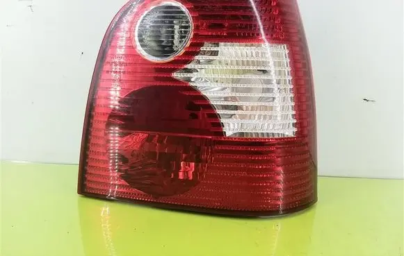 Volkswagen Polo Rear/tail lights 014411937RR
