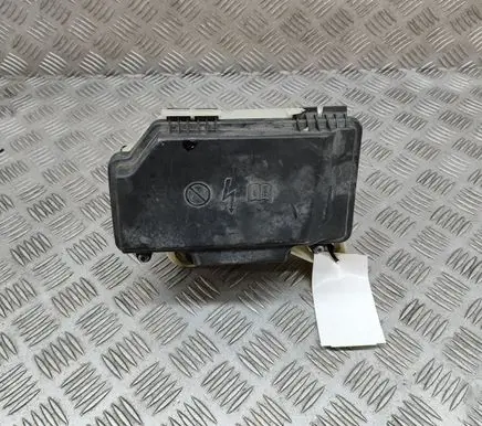 Mercedes-Benz C W205 Fuse box set A2055400024 A2139065706
