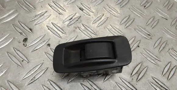 Toyota Corolla Verso AR10 Electric window control switch 848010F030