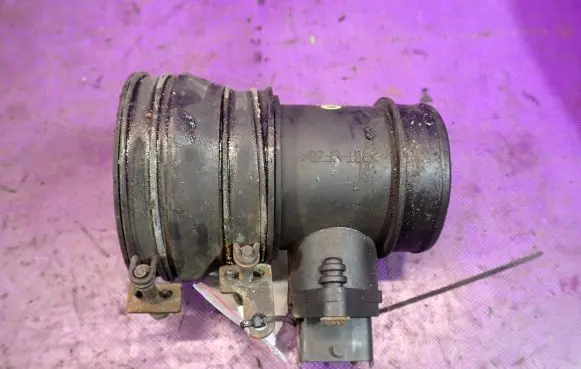 Hyundai Trajet Mass air flow meter 0281002447