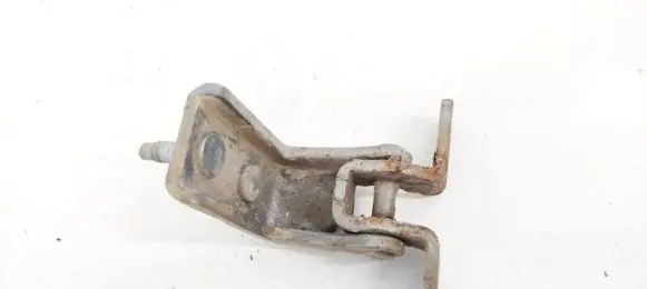 Suzuki SX4 Tailgate/trunk/boot hinge