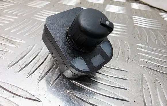 Audi A1 Wing mirror switch 8E0959565