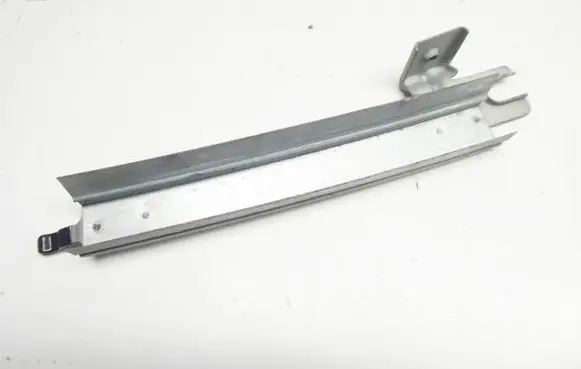 Nissan Qashqai Rear door windshield rail 