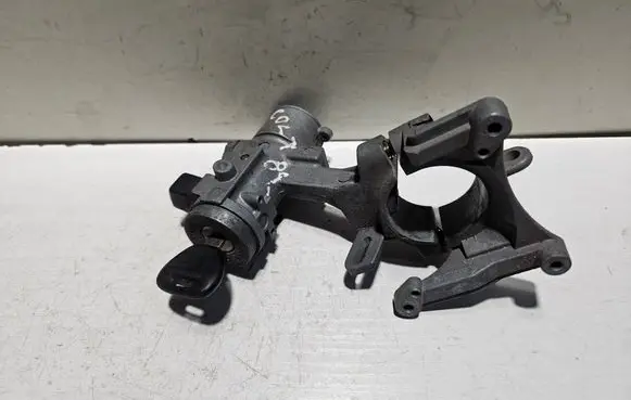Mitsubishi Galant Ignition lock 336429