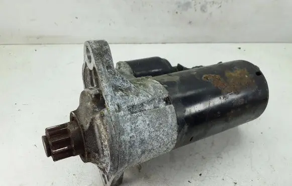 Volkswagen Golf V Starter motor 02E911023H