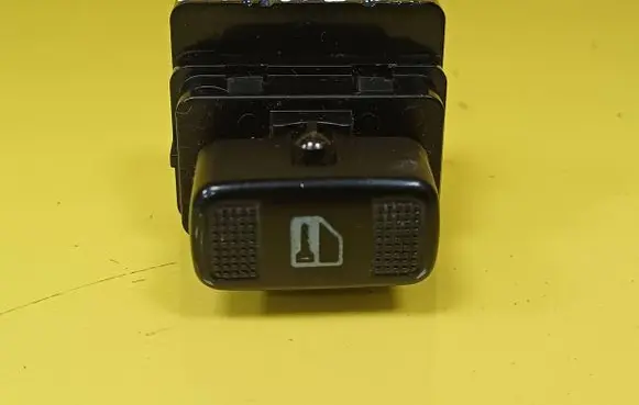 KIA Carnival Central locking switch button 621W04960