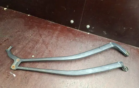 Audi A2 Front wiper blade arm