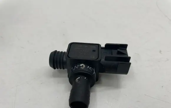 Opel Mokka X Engine mount vacuum valve 0265005321 20876799